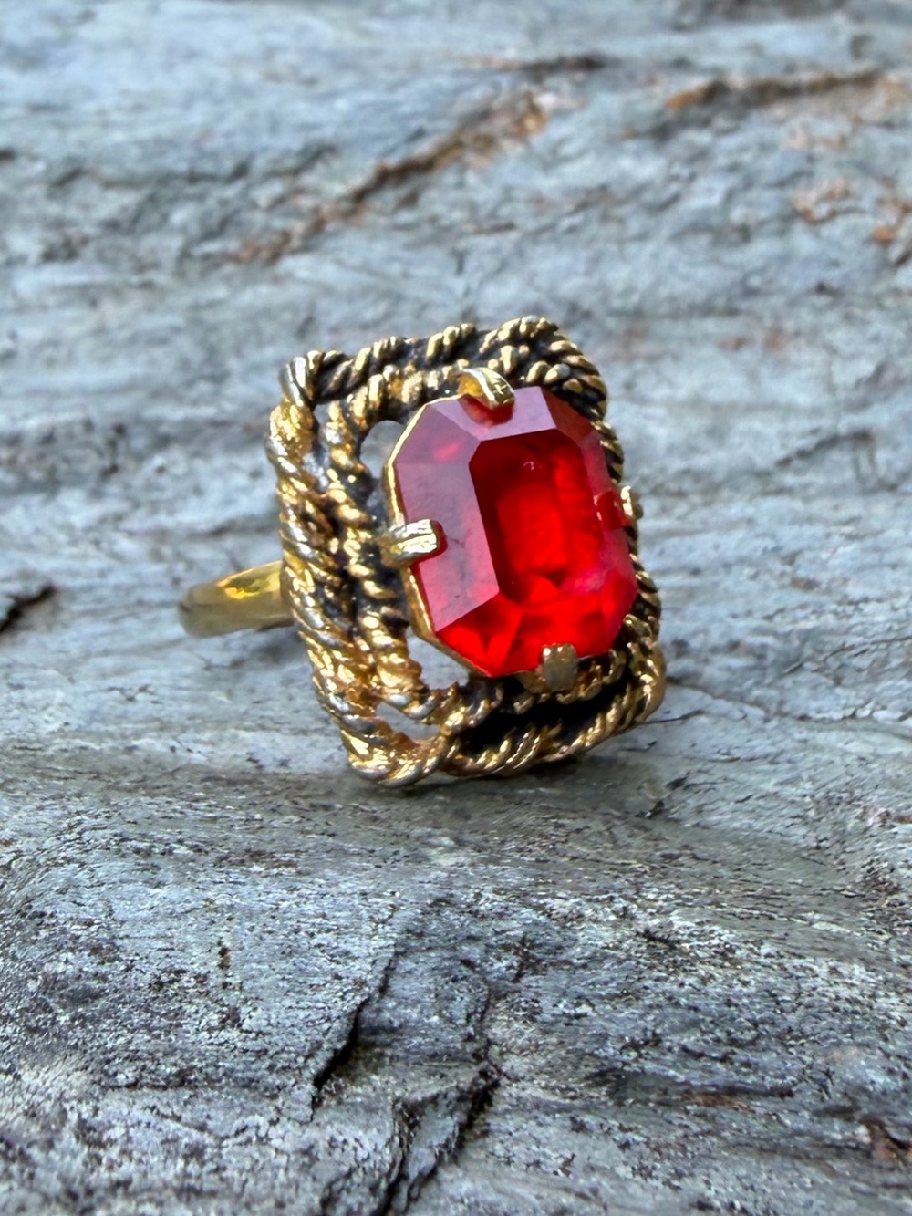 Vintage Red Crystal Art Deco Gold Tone Ring